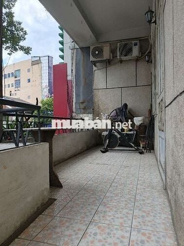 Chính chủ cho thuê Chung Cư Mặt Tiền Đường Trần Hưng Đạo Q5 cũ