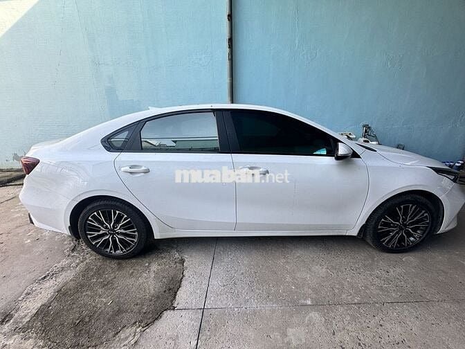 Kia K3 Premium 2022 Trắng 28.000 km