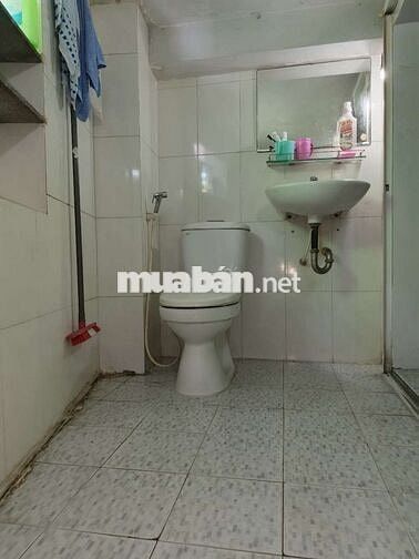Chính chủ cho thuê Chung Cư Mặt Tiền Đường Trần Hưng Đạo Q5 cũ