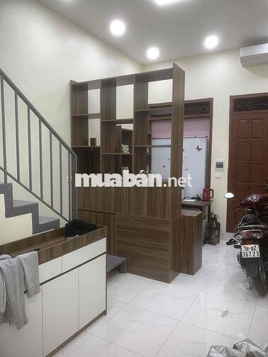 cho thuê nhà nguyên căn tại Ngọc Thuỵ