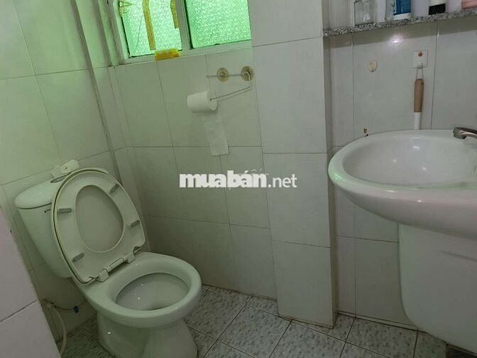 Chính chủ cho thuê Chung Cư Mặt Tiền Đường Trần Hưng Đạo Q5 cũ