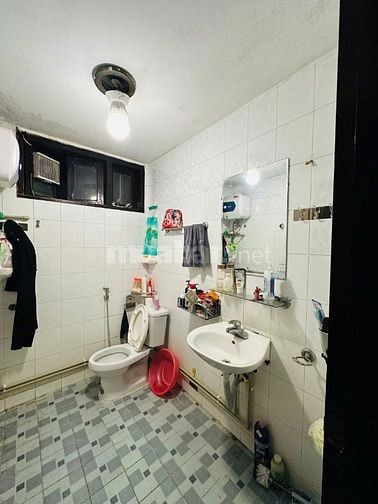 Cho thuê phòng tầng 3 nhà riêng 70m2 tại Nguyễn Khang.