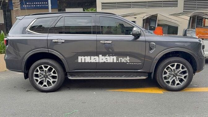 Ford Everest Titanium 2025 Xám 15.200 km