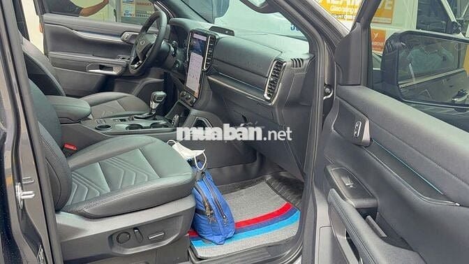 Ford Everest Titanium 2025 Xám 15.200 km