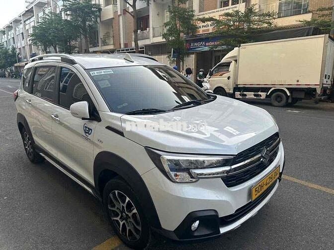 Suzuki XL7 Trắng 7 chỗ Xăng