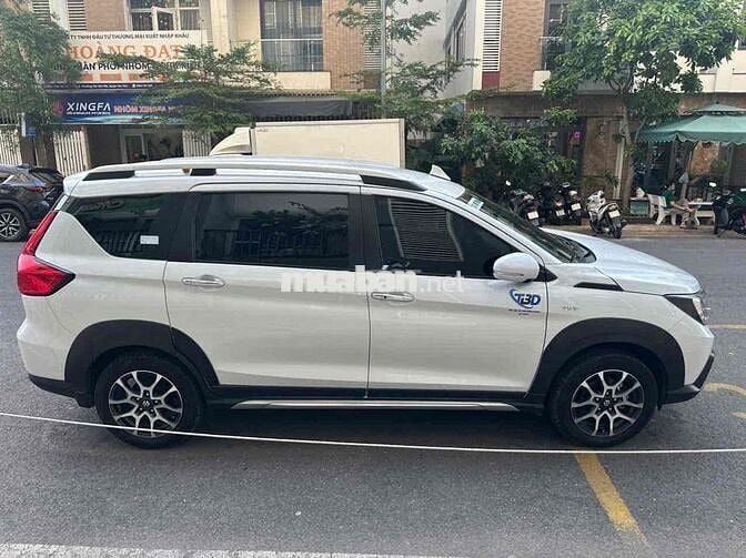 Suzuki XL7 Trắng 7 chỗ Xăng