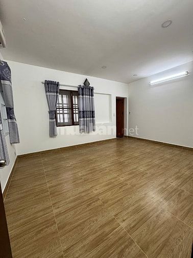 15,5 Tỷ! Bán Nhà Hẻm Xe Hơi Đường Lê Trực, Phường 7, Bình Thạnh - 5,2x