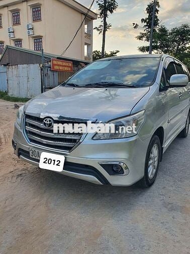 Toyota Innova 2012 Bạc 7 chỗ