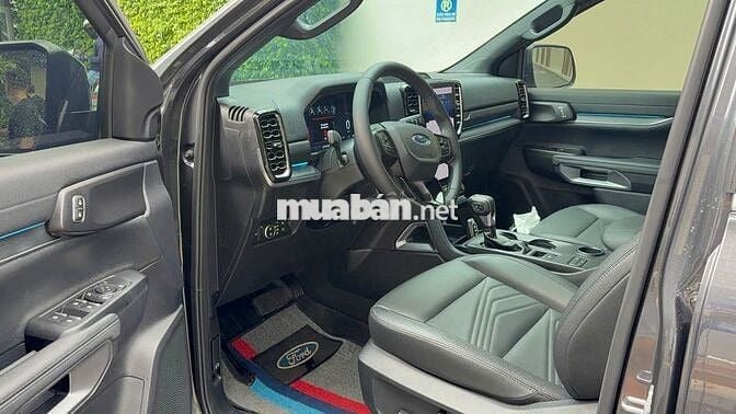 Ford Everest Titanium 2025 Xám 15.200 km