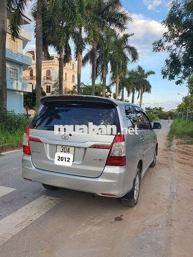 Toyota Innova 2012 Bạc 7 chỗ