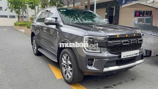 Ford Everest Titanium 2025 Xám 15.200 km