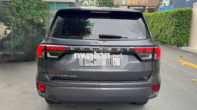 Ford Everest Titanium 2025 Xám 15.200 km