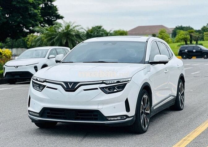 VinFast VF8 Plus Trắng 42000 km