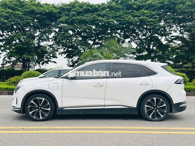 VinFast VF8 Plus Trắng 42000 km