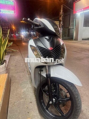 Honda SH150 Trắng đen