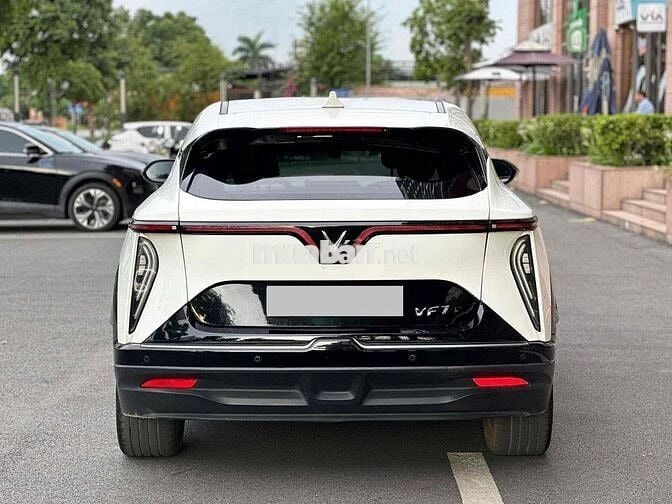 VinFast VF7 Eco 2025 Trắng 53000 km