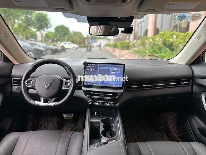 VinFast VF7 Eco 2025 Trắng 53000 km