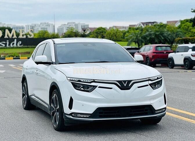 VinFast VF8 Plus Trắng 42000 km