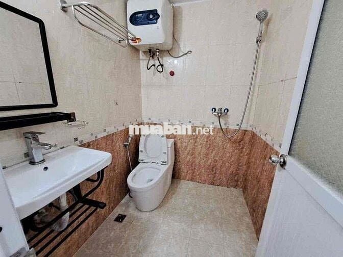 Cho thuê nhà nguyên căn, ngõ 3 gác tại chợ Đại Từ