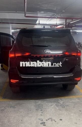 Toyota Fortuner 2021 số sàn máy dầu 74000 km