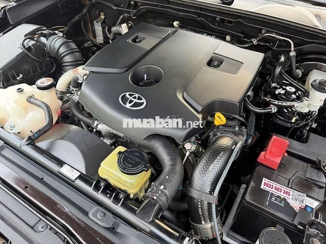 Toyota Fortuner 2021 số sàn máy dầu 74000 km