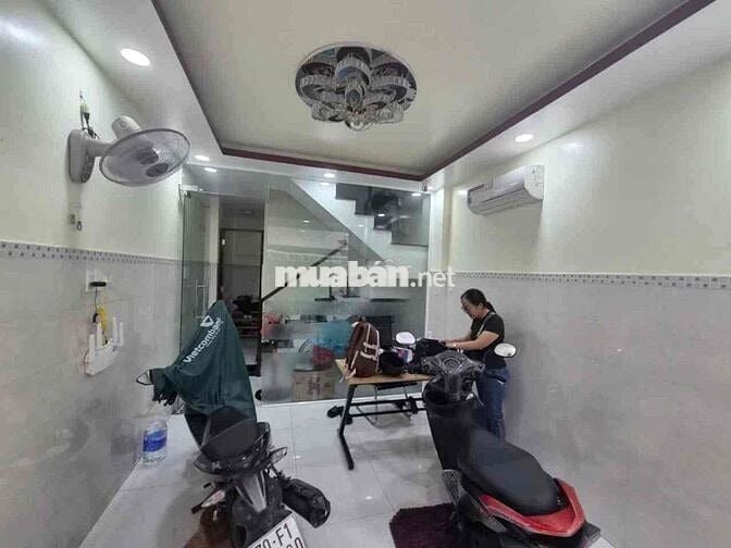 NHÀ ĐẸP 5 TẦNG - NGAY LĂNG CHA CẢ HOÀNG VĂN THỤ TÂN BÌNH 25m2 (3.2x8)