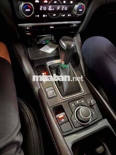 Mazda 6 Premium Facelift 2017 Đen 90000 km