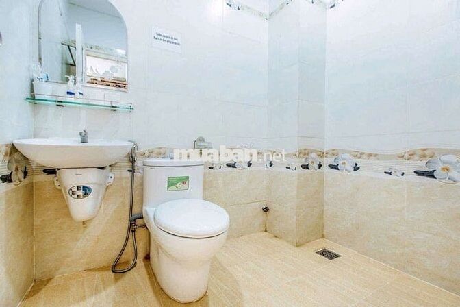 Studio siêu rộng + thang máy + nội thất đầy đủ + sát vòng xoay ĐBP