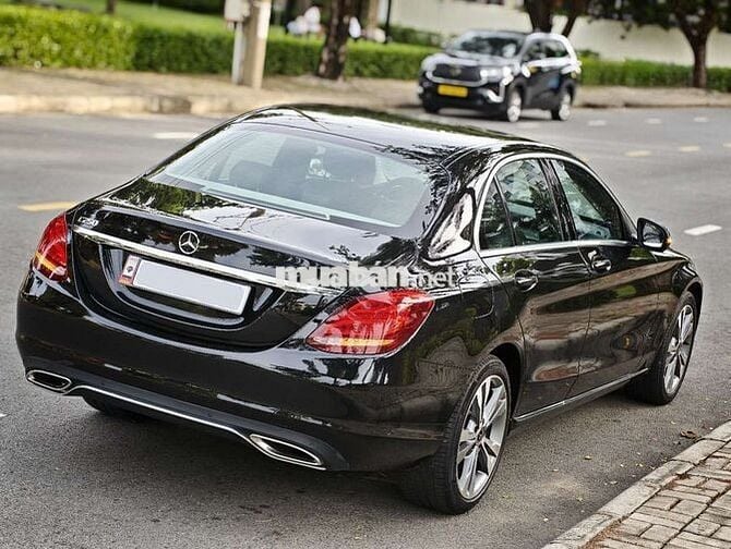 Mercedes C250 Exclusive 2018 Đen 40.000 km