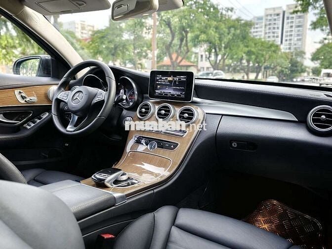 Mercedes C250 Exclusive 2018 Đen 40.000 km