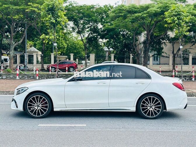 Mercedes C300 AMG 2017 Trắng 80000 miles