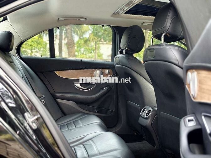 Mercedes C250 Exclusive 2018 Đen 40.000 km