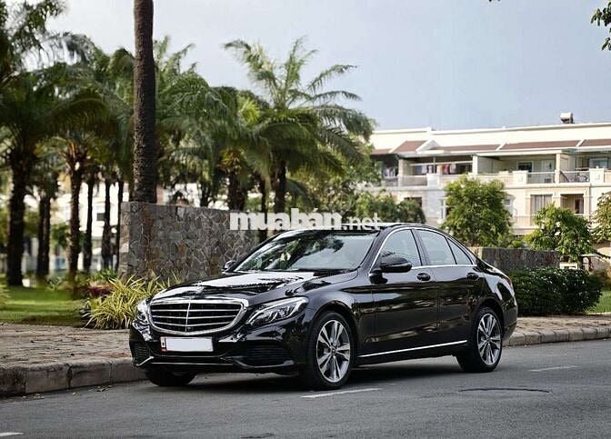 Mercedes C250 Exclusive 2018 Đen 40.000 km