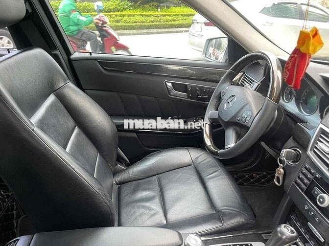 Mercedes-Benz E250 2010 Bạc