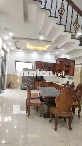 Góc 2 MT Nguyễn Thị Búp 8x20 trệt 3 Lầu  lớn ngay Hiệp Thành City