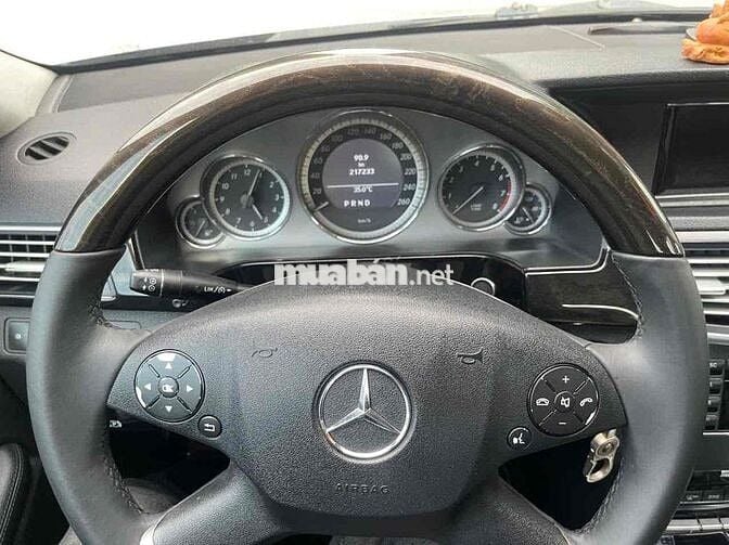 Mercedes-Benz E250 2010 Bạc