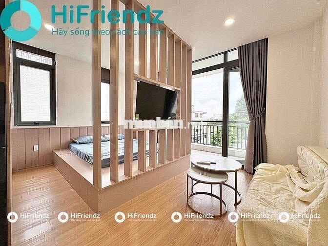 Sát Q1, Gần Ngã Tư Hàng Xanh, Điện Nước Siêu Rẻ, Ban Công Lớn