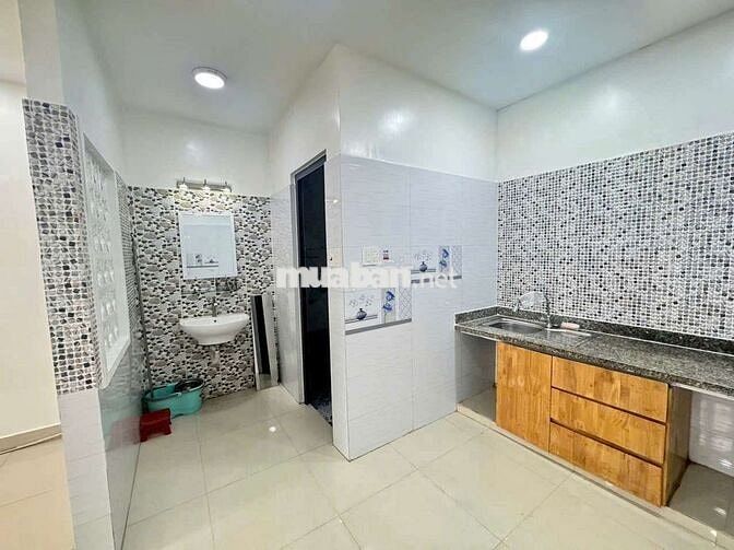Cần cho thuê nhà PTTN chợ Lạc Quang.DT 4 x15 1 trệt 1 Lửng giá 9 triệu