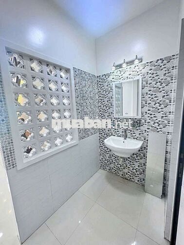 Cần cho thuê nhà PTTN chợ Lạc Quang.DT 4 x15 1 trệt 1 Lửng giá 9 triệu