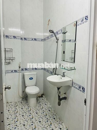Cho thuê NC 4PN,3WC,1PK, 1 Bếp - P15, Q.8 - 12tr/tháng