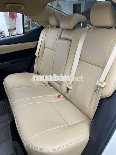Toyota Corolla Altis 1.8E Trắng 51.000 km Số sàn