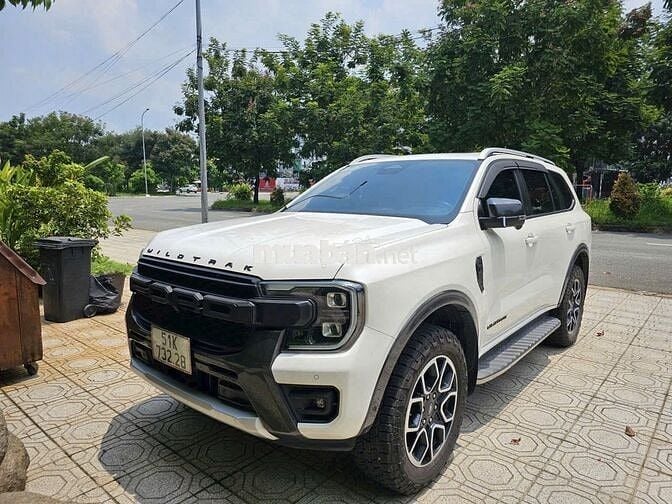 Ford Everest WILDTRAK 2023 4x4 Bi-Turbo Trắng