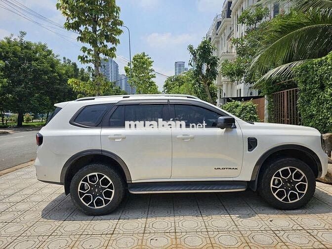 Ford Everest WILDTRAK 2023 4x4 Bi-Turbo Trắng