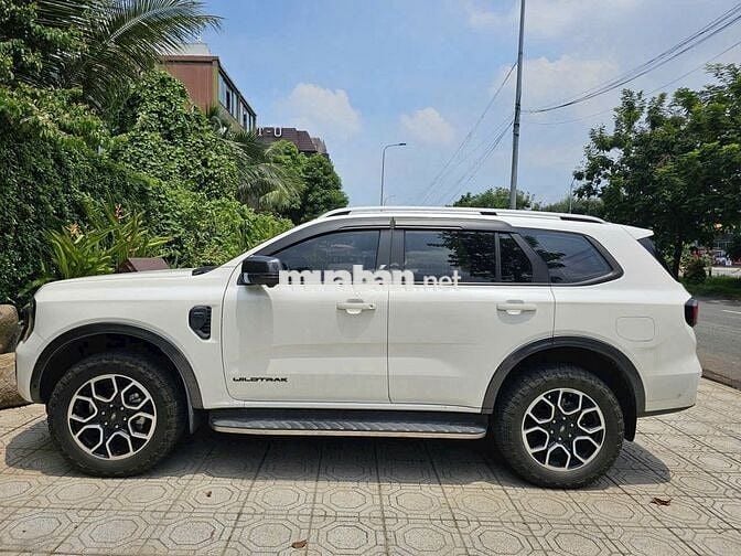 Ford Everest WILDTRAK 2023 4x4 Bi-Turbo Trắng