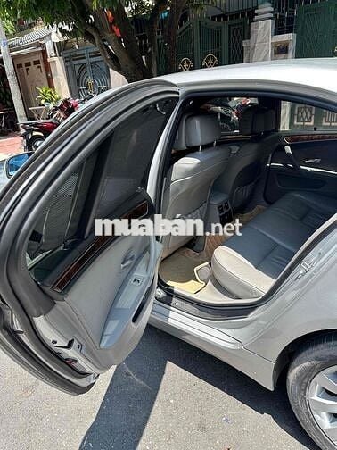 BMW E60 5 Series Bạc 5 chỗ