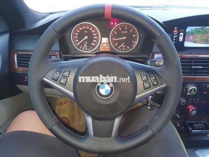 BMW E60 5 Series Bạc 5 chỗ