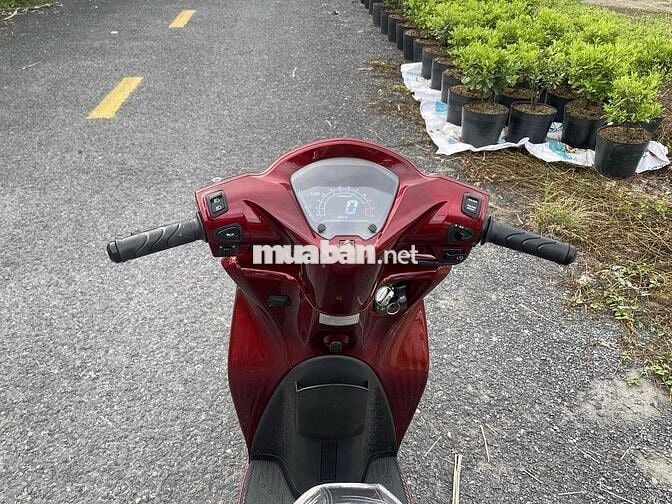Cần Bán Xe Velia 50cc tay ga đời mới đẹp lướt