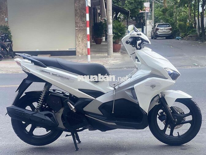 Honda Air Blade Trắng 12/2016