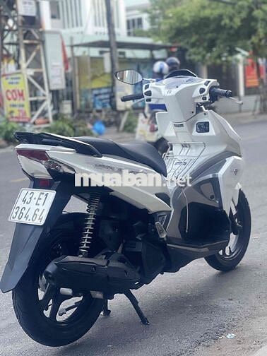 Honda Air Blade Trắng 12/2016