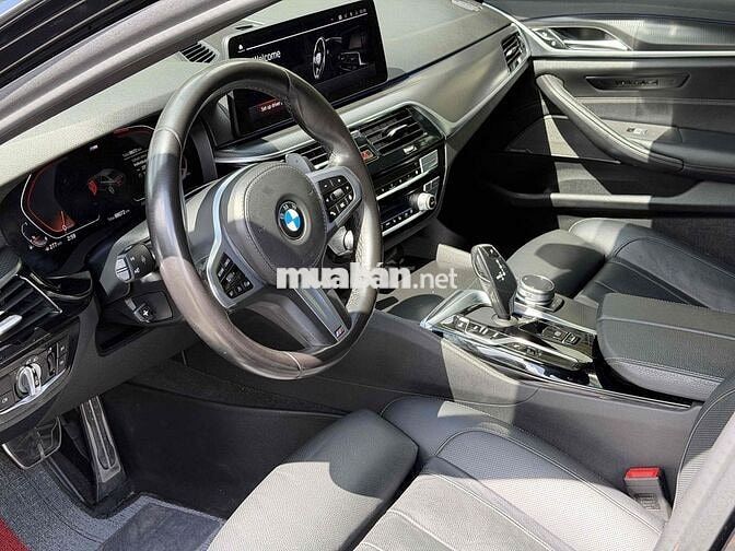 BMW 520i M-Sport 2021 8600 km Đen